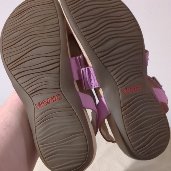 Vionic Women's Pink Sandals - Picture 6 of 6